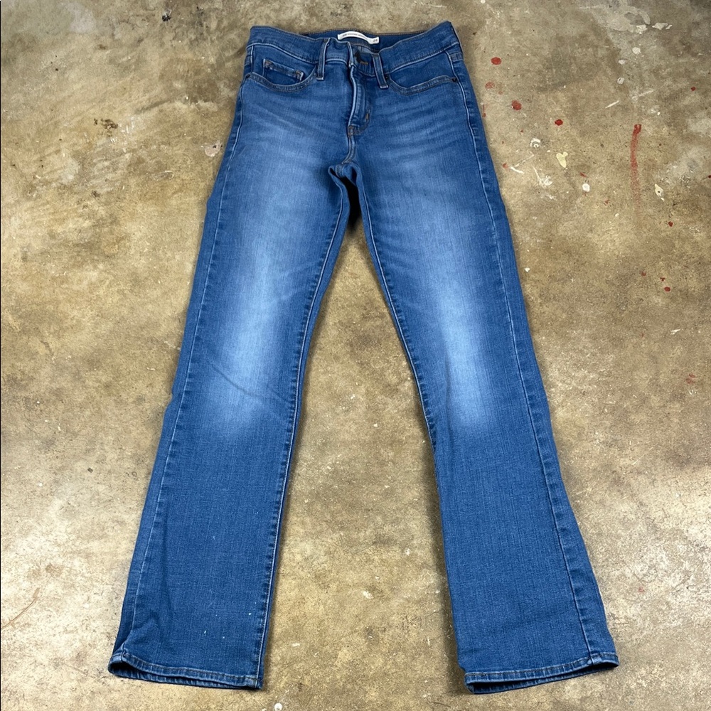 Levi’s 315 Shaping bootcut
Size: 26